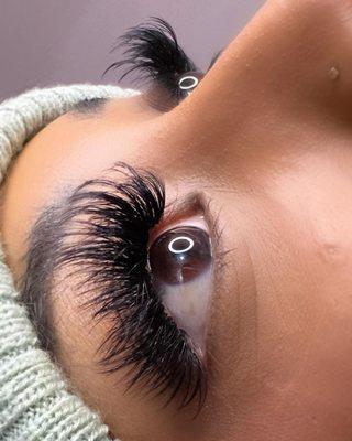 Mega Volume Eyelash extensions