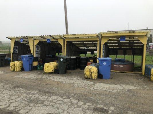 Many "bays" for various recycling