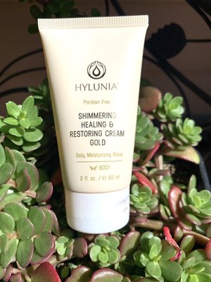 See the sun dance on your beautiful skin with Hylunia's Healing shimming cream with Gold.