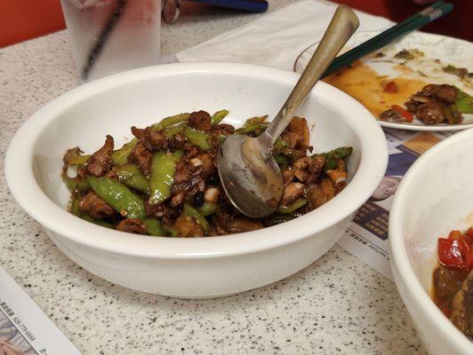 Stir-fried pork with green pepper