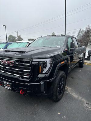 2024 Onyx Black GMC SIERRA 2500 AT4