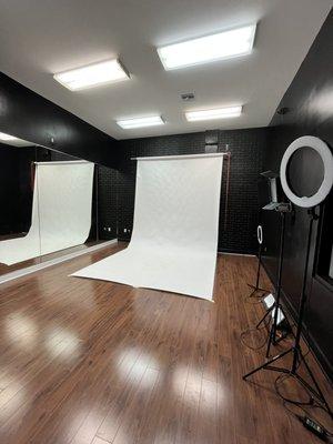 "Cafecito" room doubles as photography studio