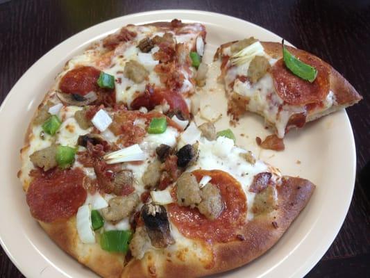 Noble Romans pizza: The Works