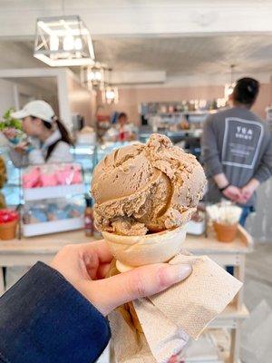 AMAZING. COFFEE ICE CREAM.