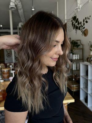 Low-maintenance, dimensional brunette