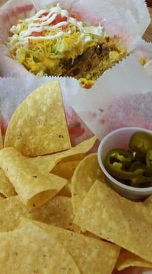 Nachos with toppings on the side