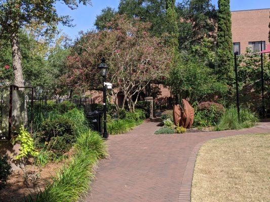 Barnet Courtyard - College of Charleston