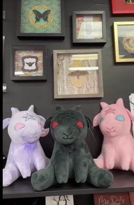 Plushies & Decor