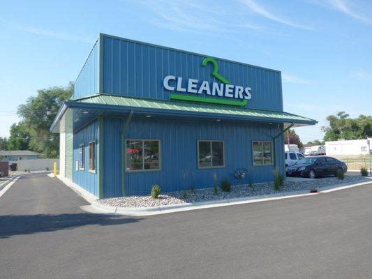 Full Service Dry Cleaning, Laundry, Alterations, Wedding/Formal Wear and Leather Garment Cleaning