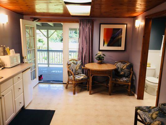 Alpine Rm with kitchenette, private bath, private entrance and semi-private lanai.