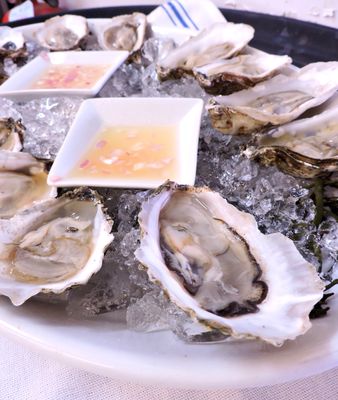 Best raw bar in the Hamptons.  Oysters are delicious.