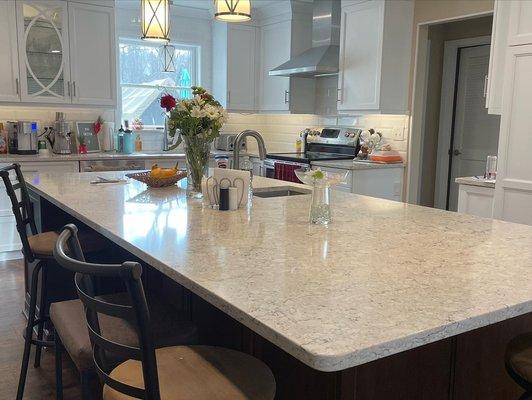 Custom kitchen remodeling and beautiful islands