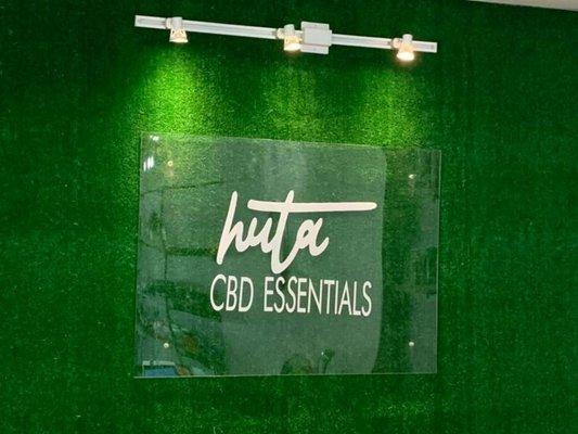 Huta Essentials