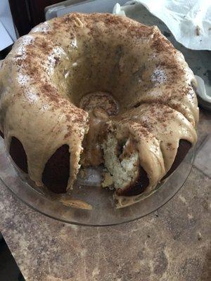 Cinnamon pecan cake