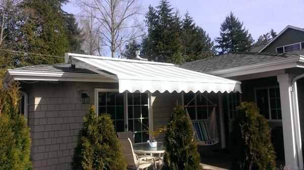 roof mounted awning