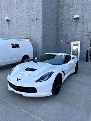 New windshield for this 2016 Corvette Stingray!