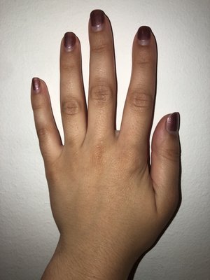 Gel manicure done 4 weeks ago. No chipping, lifting, or dulling of the shine.