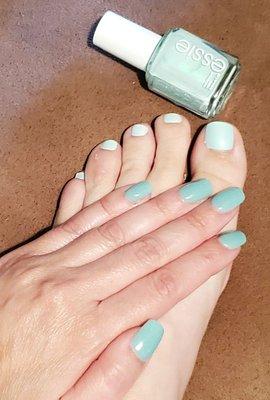 SNS 331 powder manicure + Essie Seas the Day Pedicure