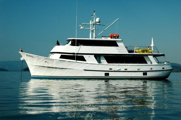 Elegant yacht charters on Lake Washington, San Juan Islands, British Columbia on Jamal, with captain and crew.