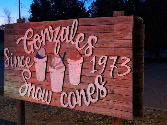 Gonzales Snow Cones sign.