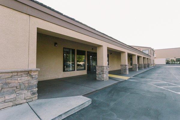 Retail - Stumpf & Co. represents investors and business owners in the sale and leasing of retail properties in Fresno & Madera Counties.