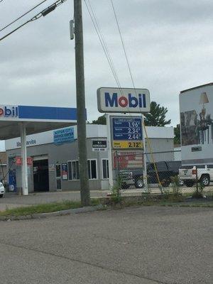 Mobil Farmington -- 427 Route 11, Farmington              Sign