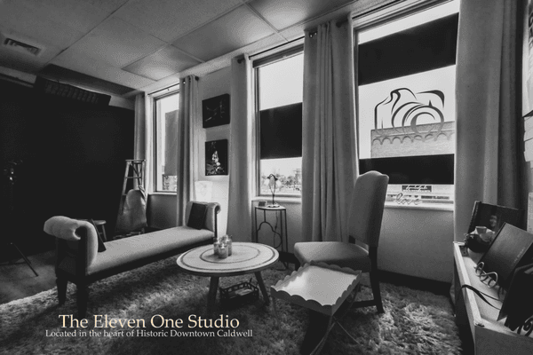 The Eleven One Studio
Offering In-Studio Portraits, as well as full design of custom keepsake art.