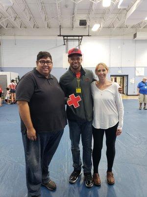 Lorenzo Alexander's ACES Foundation Event 2018, Lorenzo himself & Red Cross volunteers