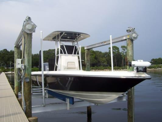 Golden 4 Pile 10,000 LB Boat Lift