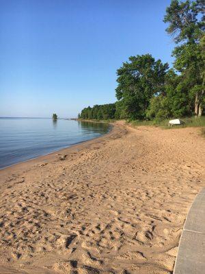 Beach only 2 min walk from RV