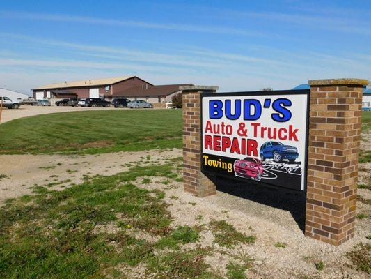 Bud's Auto And Truck Repair - Auto Mechanic and Auto Services for the Mount Vernon, and Lisbon, Iowa area.