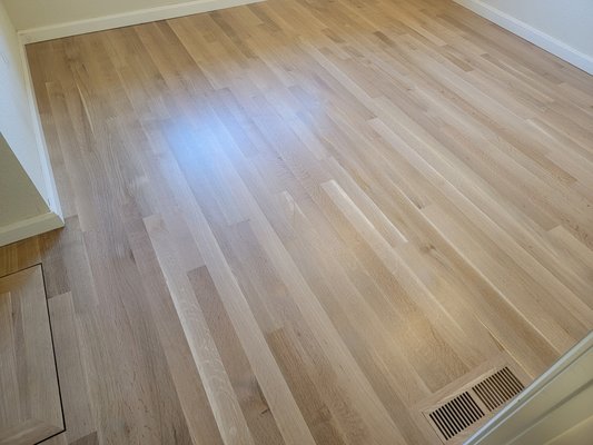 Quarter sawn red oak hardwood flooring