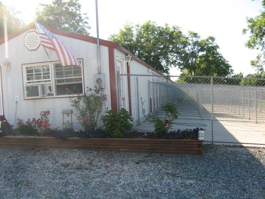 Cozy Country Kennels