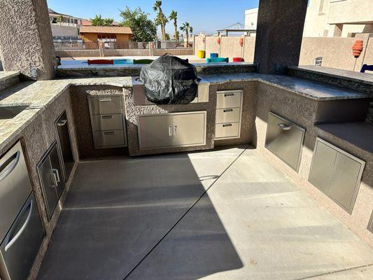 Outdoor Kitchen