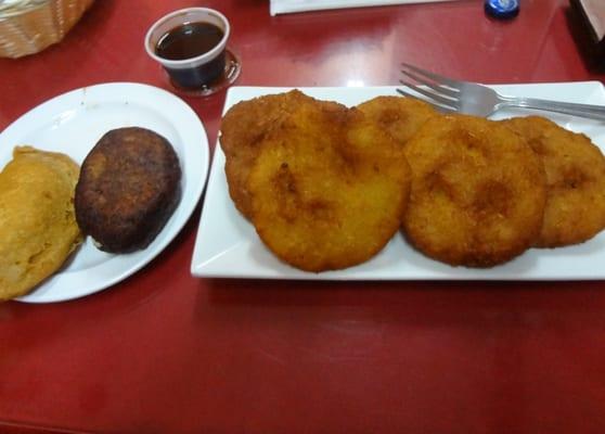 Nueguedos, pastel, y empanada