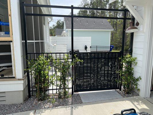 Aluminum trellis fabrication and installation