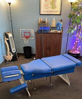 Lloyd Astro Stationary Chiropractic Table - New as of April 2022