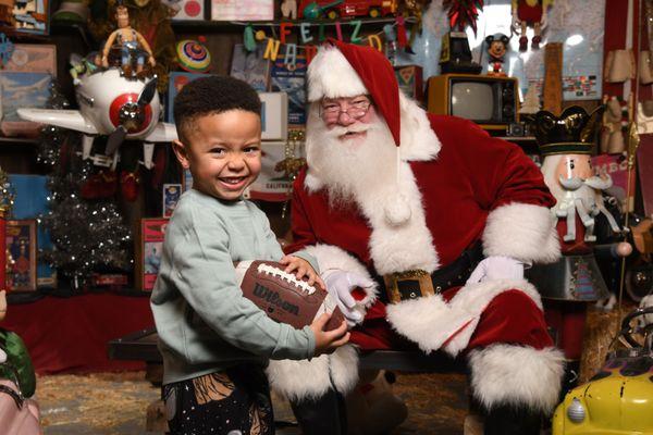 What more is there to love than Santa and football?!