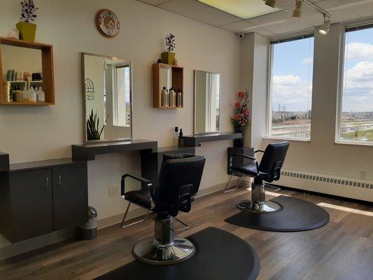 A private, studio hair & wellness salon.