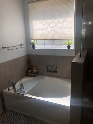 Custom tub niche