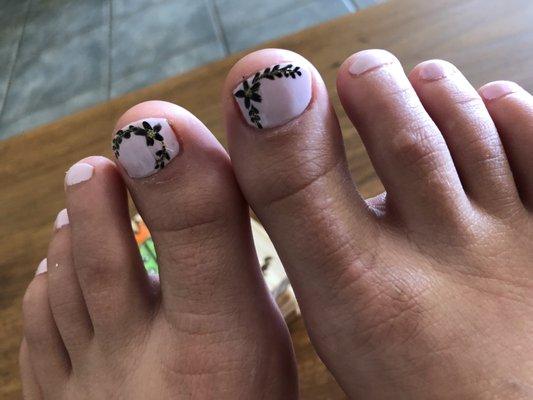 Cute little design on my daughters toes