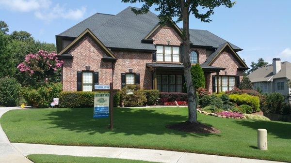 sold in 7 days because of the beautiful lawn!!