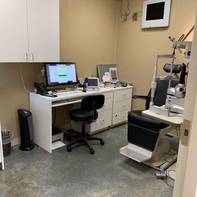 Eye exam room