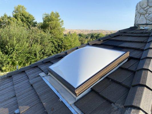 Cleaning a skylight window to avoid the dirt buildup