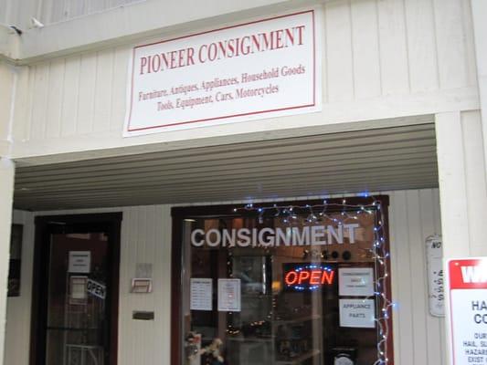 Consignment and 2nd Hand Store, We handle many items including Antiques, Furniture, Appliances, Household Goods and Tools.