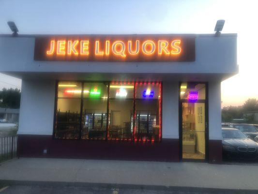 New Liquor Store in Louisville 
8206 National Tpke. A Louisville, Kentucky 40214