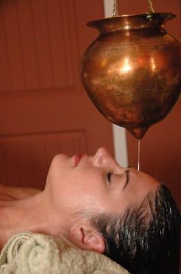 Shirodhara Bliss Therapy helps come and ground the nervous system, while restoring our mind.