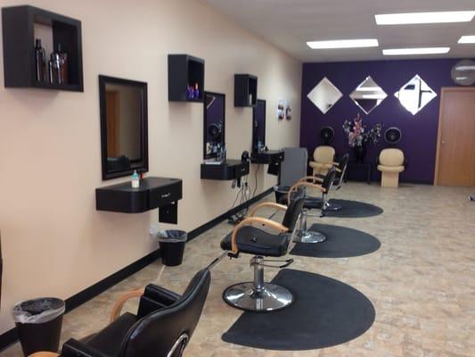 Beautiful salon in the heart of Apple Valley!