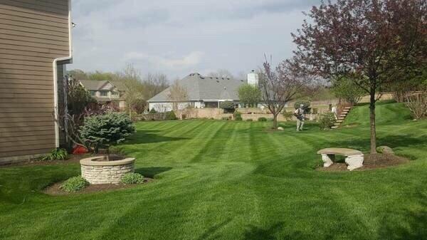 We are accepting commercial and residential mowing accounts !