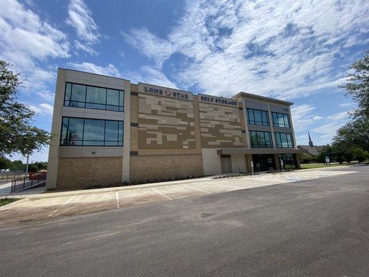 Brand new, start of the art building in North Dallas.